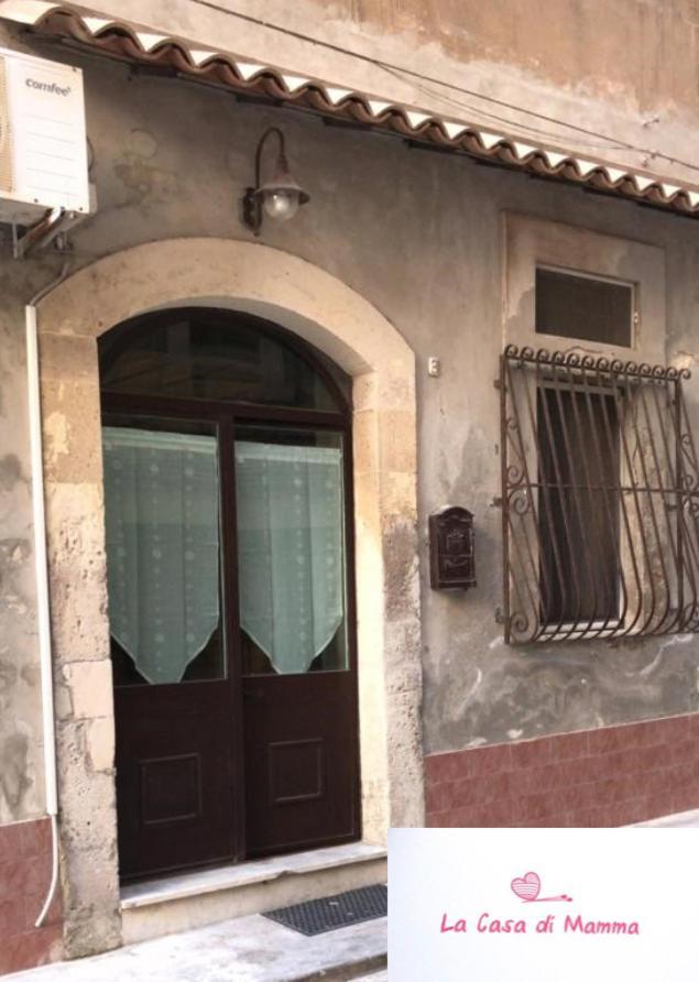 Апартаменты La Casa Di Mamma Сиракузы Экстерьер фото